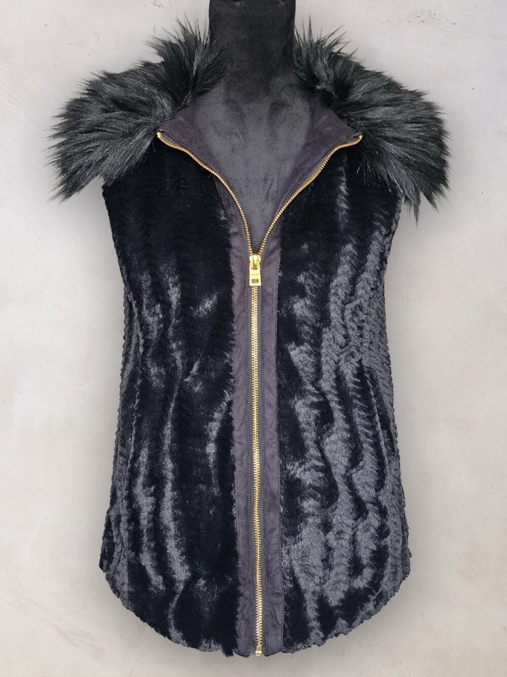 Marc New York Andrew Marc Black Faux Fur Zip Vest Top Collar